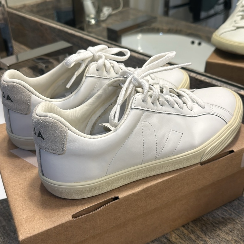 Veja Esplare Tennis